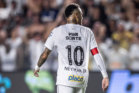 Neymar “Santos”la müqavilədən sonra ilk açıqlamasını verdi