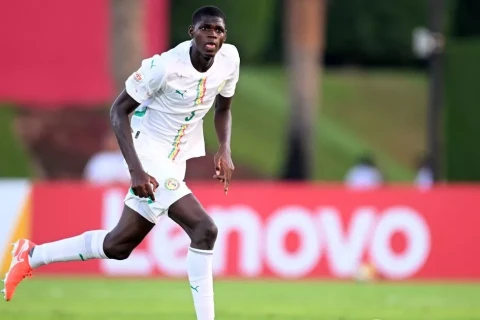 “Liverpul” sol cinah müdafiəçisi Mor Ndiayeni transfer edir