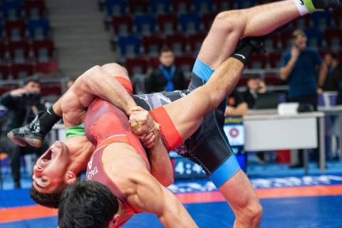 Определились финалисты второго дня чемпионата Азербайджана по борьбе - ФОТО