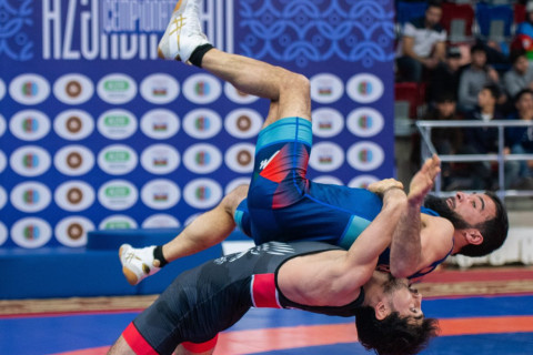 Определились финалисты второго дня чемпионата Азербайджана по борьбе - ФОТО