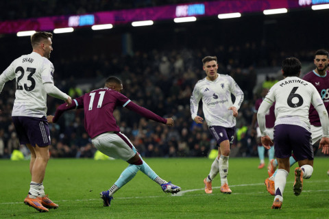 "Манчестер Юнайтед" сыграл вничью с "Бернли", "Ньюкасл" выиграл у "Лидса"