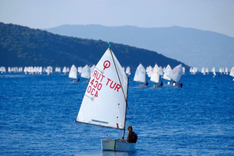 Азербайджанские яхтсменки выступят на международной регате в Турции