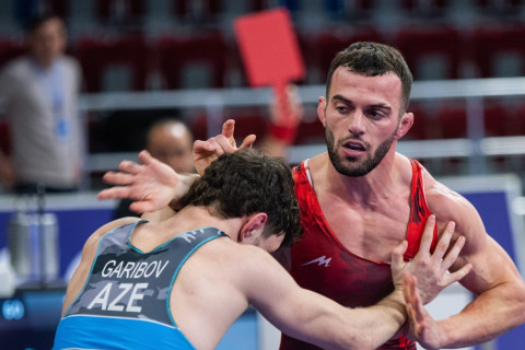 Определились финалисты второго дня чемпионата Азербайджана по борьбе - ФОТО