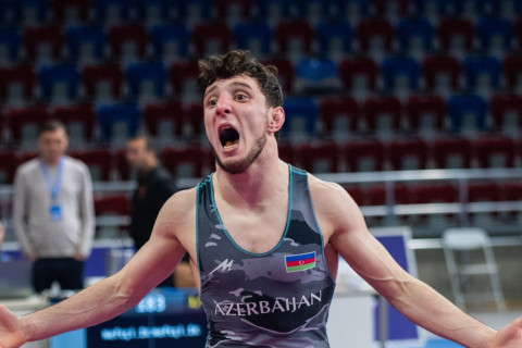 Определились финалисты второго дня чемпионата Азербайджана по борьбе - ФОТО