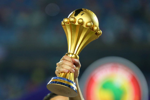 Власти Парижа запретили массовые собрания на Елисейских полях во время матчей Кубка Африки