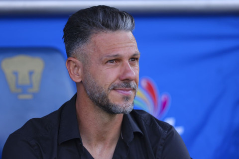 Экс-игрок "Манчестер Сити" и его дети едва не погибли во время серфинга