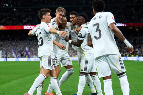 “Real Madrid” “Atletiko”nu məğlub edərək İspaniya Superkubokunun finalına vəsiqə qazanıb