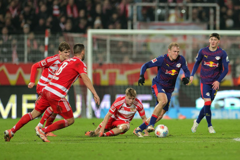 Bundesliqanın 16-cı turunun iki oyunu qar səbəbindən təxirə salınıb