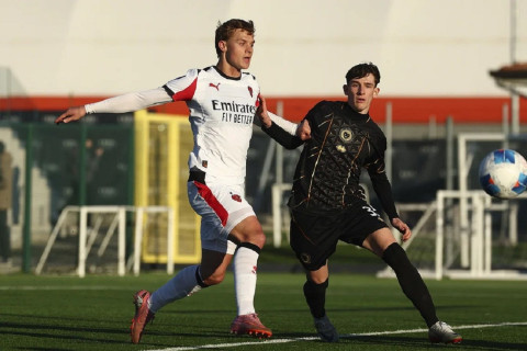 Zlatan İbrahimoviçin oğlu “Milan”dan “Ayaks”a keçir - Romano