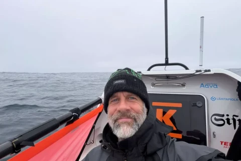 Atlantik okeanında qəzaya uğrayan fin idmançı xilas edilib