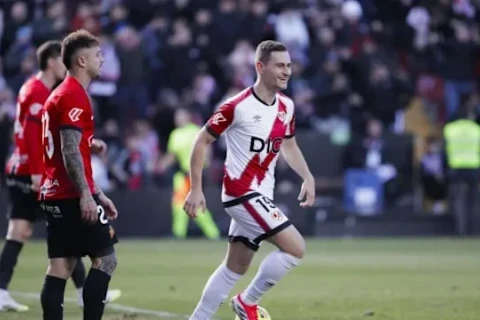 "Райо Вальекано" в меньшинстве обыграл "Мальорку"