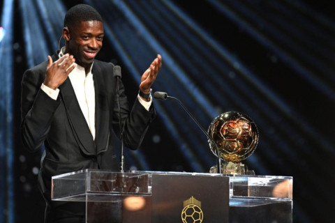 Луис Энрике отказался комментировать слухи о проблемах с контрактом Дембеле