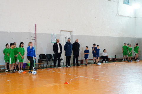 “Məktəblərdə Futbol Dərsi” layihəsi davam edir - FOTO