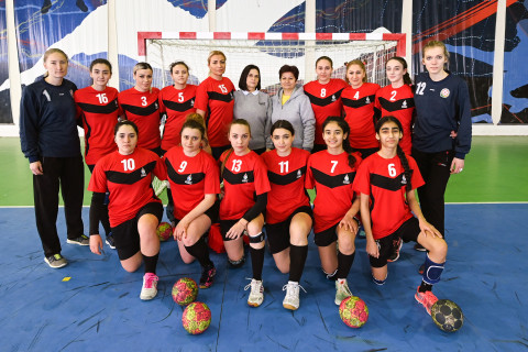 Чемпионат Азербайджана по гандболу: "Карабах" уверенно обыгрывает "Баку"