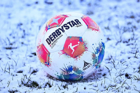 “Hamburq” – “Bayer” matçı qar səbəbindən təxirə salınıb