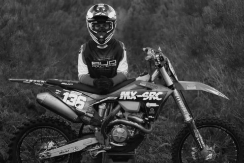 Dəhşətli qəza: 21 yaşlı fransız motosikletçi yarışda həyatını itirdi