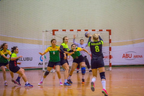 Чемпионат Азербайджана по гандболу: "Карабах" уверенно обыгрывает "Баку"