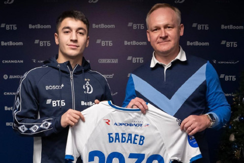 Российский клуб продлил контракт с Ульви Бабаевым