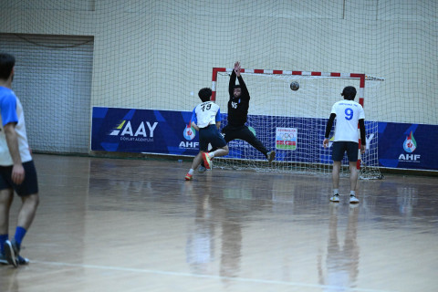 Стартовал пятый тур чемпионата Азербайджана по гандболу среди мужчин