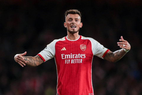 “Arsenal”ın cinah müdafiəçisi klubdan ayrılmağı düşünür