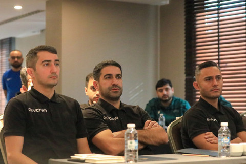 UEFA nümayəndələri azərbaycanlı hakimlərə seminar keçiblər - FOTO