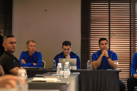 UEFA nümayəndələri azərbaycanlı hakimlərə seminar keçiblər - FOTO