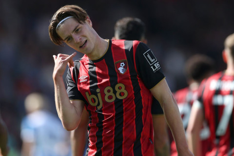 Mançester klubları Aleks Skottun arxasınca düşdü