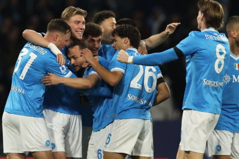 "Наполи" нанес "Сассуоло" третье поражение подряд - ВИДЕО