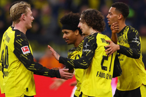 Дортмундская "Боруссия" в концовке вырвала победу над "Санкт-Паули"