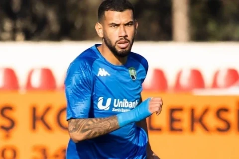 "Сбежавший" легионер объяснил нежелание возвращаться в "Кяпаз"