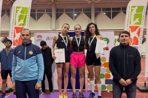 Triatlonçular Bakı şəhər çempionatında uğurla çıxış etdilər - FOTO