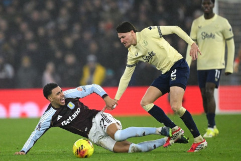 "Астон Вилла" дома минимально уступила "Эвертону" - ВИДЕО