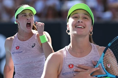 Kortda tarix yazdı, dünyaya nümunə oldu: Türk tennisçidən unudulmaz an - FOTO/VİDEO