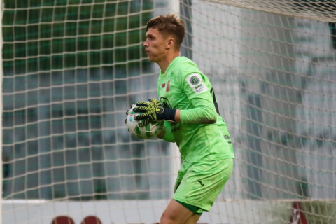 Adı Azərbaycan klubları ilə yanaşı çəkilən qapıçı Qazaxıstanı seçdi