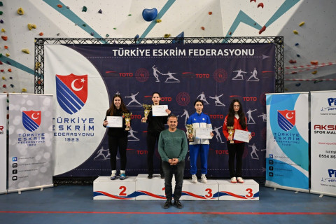 Азербайджанские саблисты завоевали медали в Анкаре