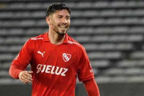 Полузащитник "Индепендьенте" и сборной Чили Лойола стал игроком "Пизы"