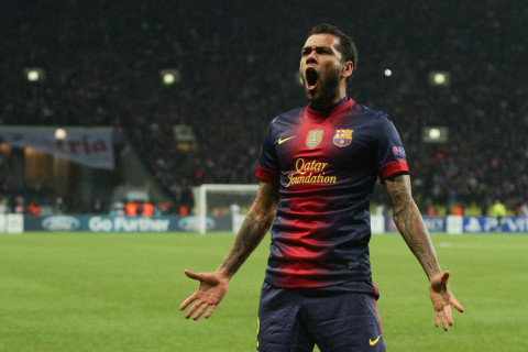 Dani Alves keçmiş həyat yoldaşını məhkəməyə verib