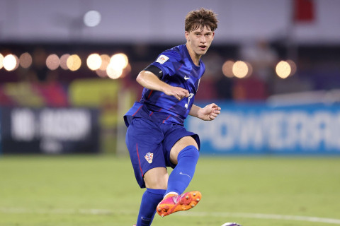 "Барселона" отстранила молодого хавбека от тренировок с основой