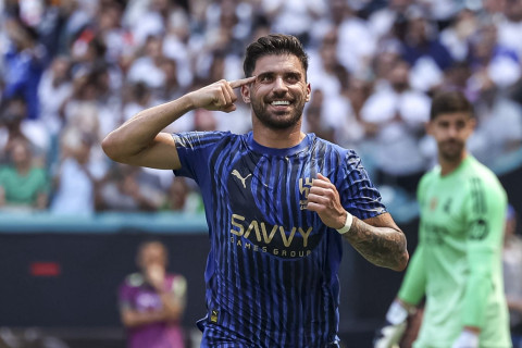 "МЮ" предложил "Аль-Хилялю" 23 млн евро за трансфер португальского хавбека