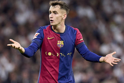 "Барселона" может продать полузащитника "Атлетико" после переговоров клубов