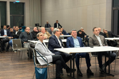 “Qarabağ” – “Ayntraxt Frankfurt” oyunu Azərbaycan səfirliyinin təşkilatçılığı ilə Berlində kollektiv şəkildə izlənilib - FOTO