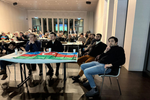 “Qarabağ” – “Ayntraxt Frankfurt” oyunu Azərbaycan səfirliyinin təşkilatçılığı ilə Berlində kollektiv şəkildə izlənilib - FOTO