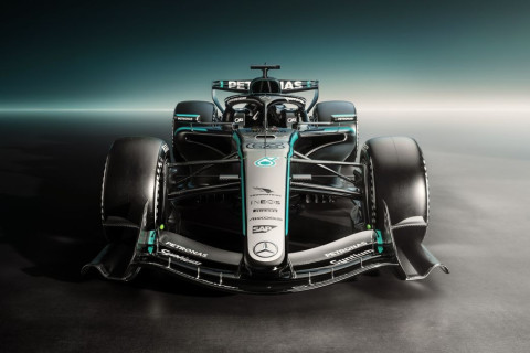 “Mersedes” W17-ni təqdim etdi - FOTO