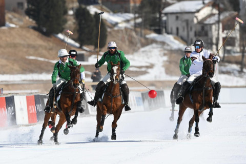Азербайджанская команда выступает на Кубке мира по снежному поло - ФОТО