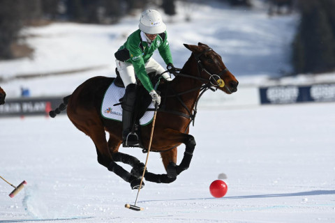 Азербайджанская команда выступает на Кубке мира по снежному поло - ФОТО