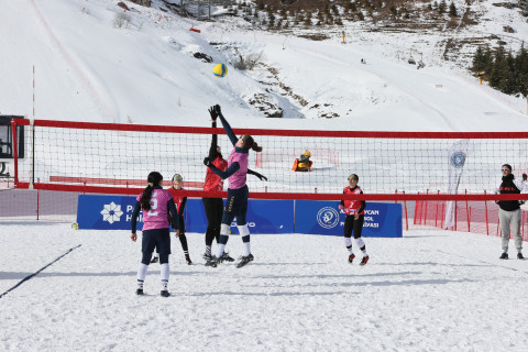 Qar voleybolu üzrə ölkə kuboku start götürüb
