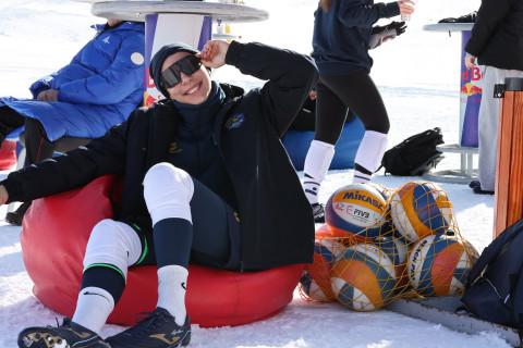 Qar voleybolu üzrə ölkə kuboku start götürüb