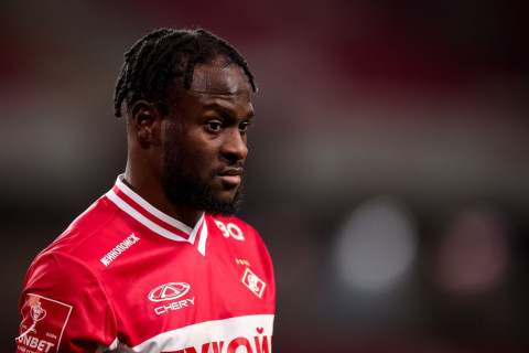 “Çelsi”nin sabiq oyunçusu Viktor Mozes Qazaxıstanın “Kaysar” klubuna keçib