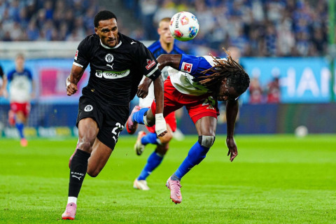 “Sankt-Pauli” və “Hamburq” oyunu qolsuz heç-heçə ilə başa çatıb