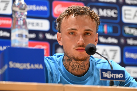 “Napoli” cinah oyunçusu Noa Lanqı “Qalatasaray”a icarəyə verib